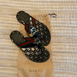 Black Gucci women’s sandals